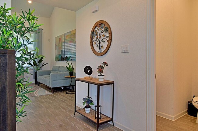 Building Photo - 7510 Jasmine Bnd Ln