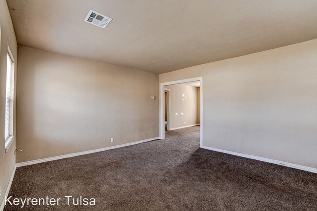 Building Photo - 3 br, 1 bath House - 226 East Woodrow Place