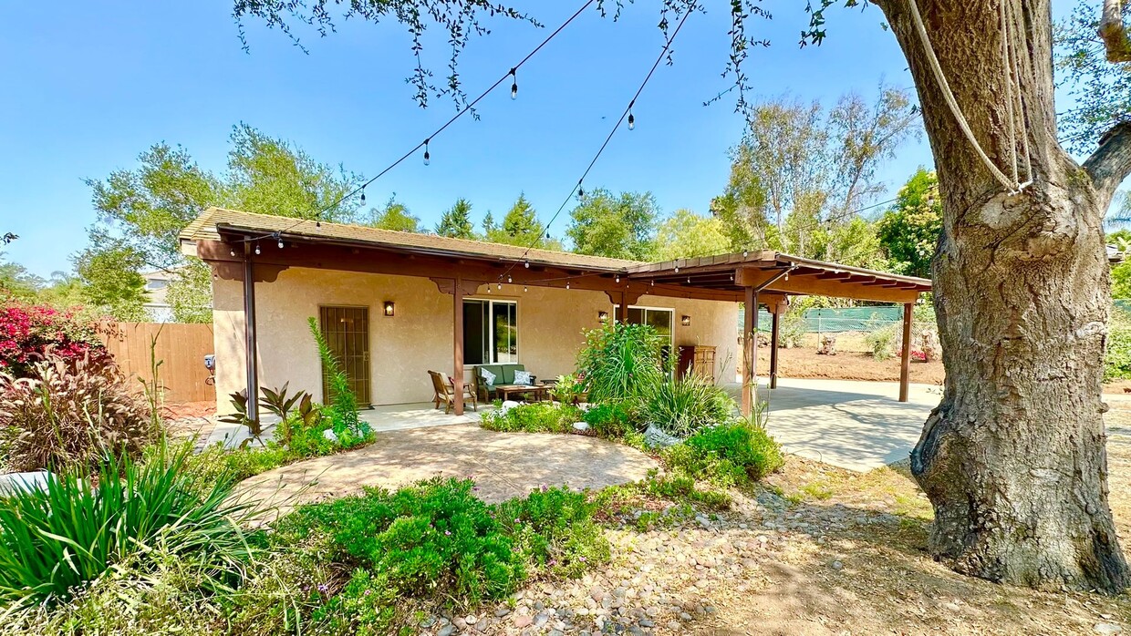 Primary Photo - Stunning Fully Detached Casita on Private ...