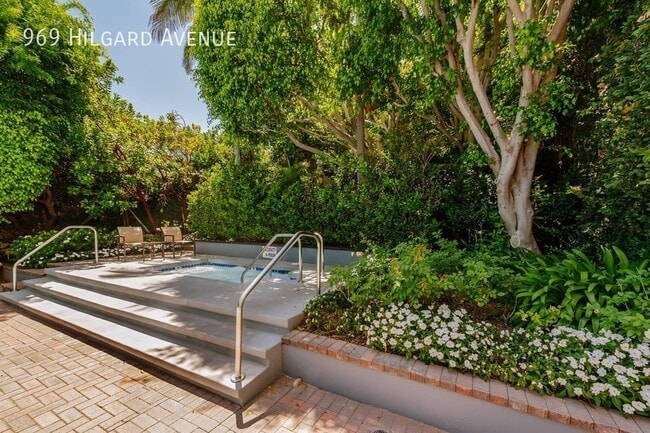 Foto del edificio - 969 Hilgard Ave