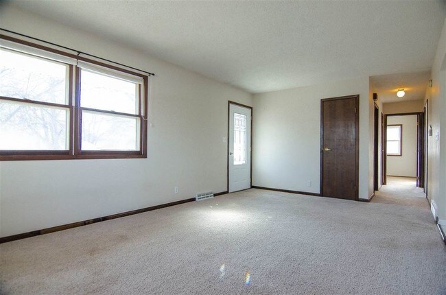 Building Photo - 1003 Olive St