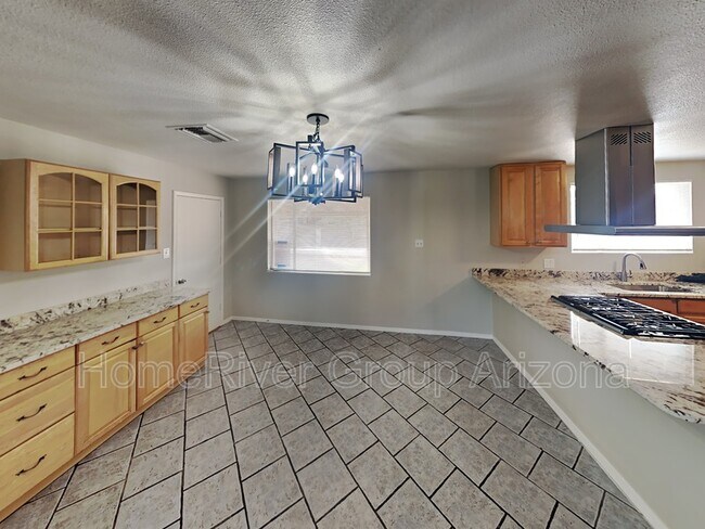 Building Photo - 2921 N 53rd Ave