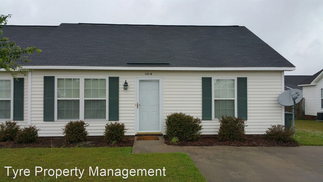 Primary Photo - 1121 Nicklaus Dr