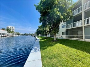 Building Photo - 450 Paradise Isle Blvd