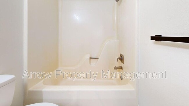 Foto del edificio - 2141 Xavier St