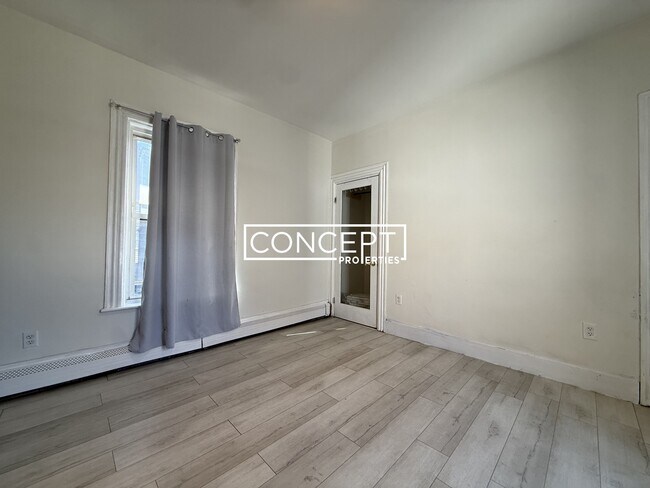 Building Photo - 4 Woodbine St