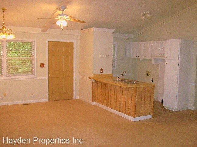 Building Photo - 2 br, 1 bath House - 303 River Road