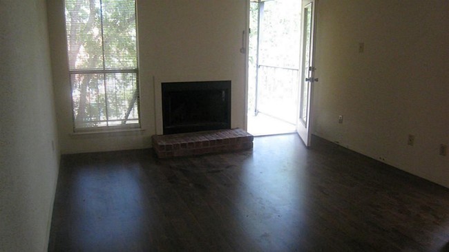 Building Photo - 13480 S Thorntree Dr
