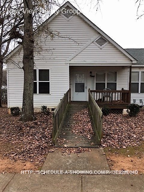 Primary Photo - 300 Hoskins Mill Ln