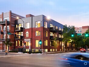 Building Photo - 1550 W Monroe St