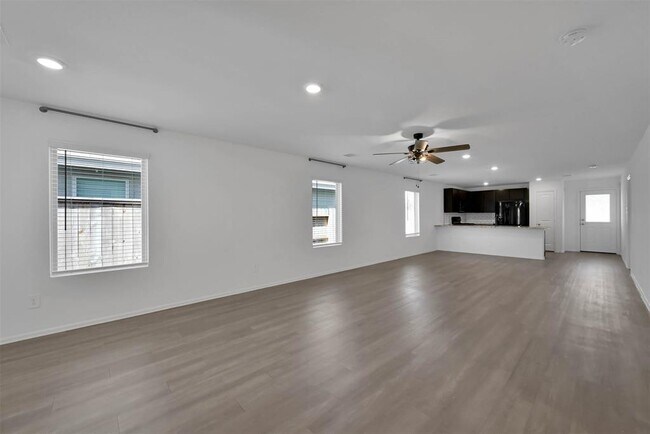 Building Photo - 3795 Solanum Dr