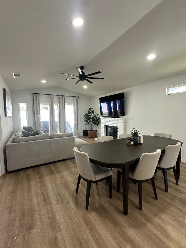 Foto del edificio - 1739 Vasili Ln