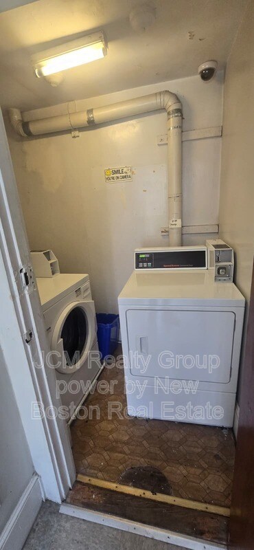 Building Photo - 93 Orange St