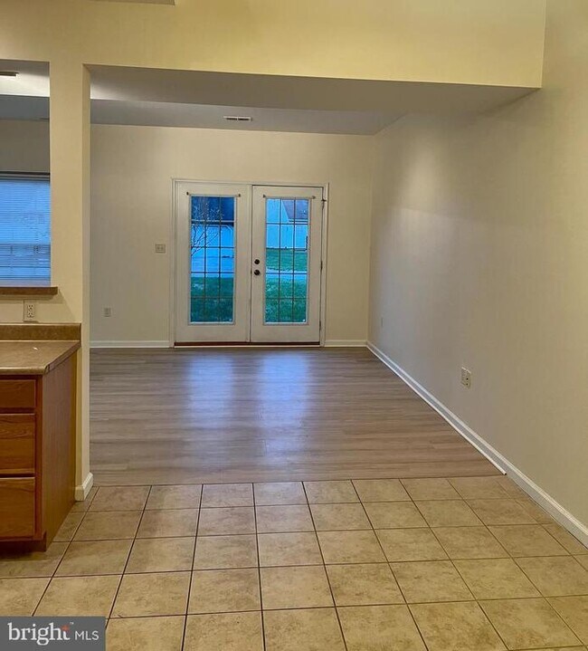 Foto del edificio - 2037 Powell Dr