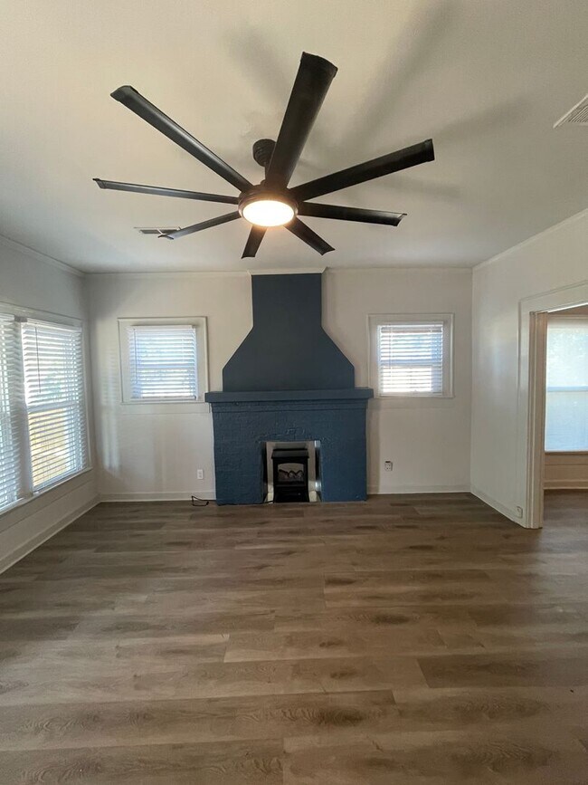 Foto del edificio - 2 bedroom, 1 bathroom home located in the ...
