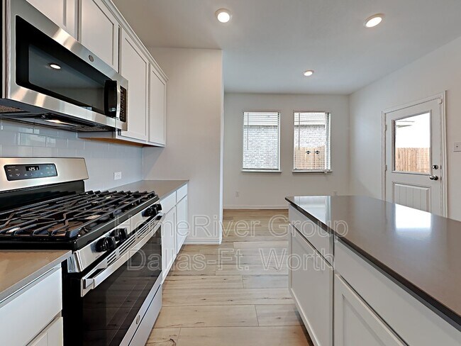 Foto del edificio - 5428 Montrose Dr