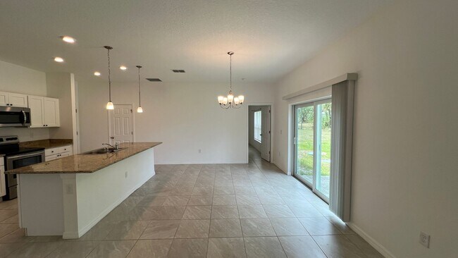 Foto del edificio - Amazing 4 BD/2BA Home in Palm Bay!!