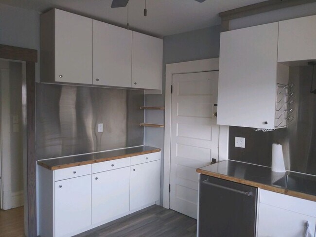 Foto del edificio - 126 West 12th Avenue - 126A - Upper