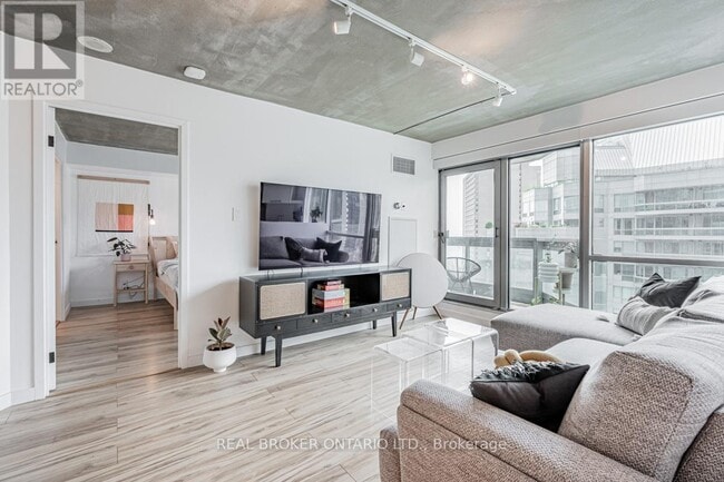 Photo du bâtiment - 10 Yonge St