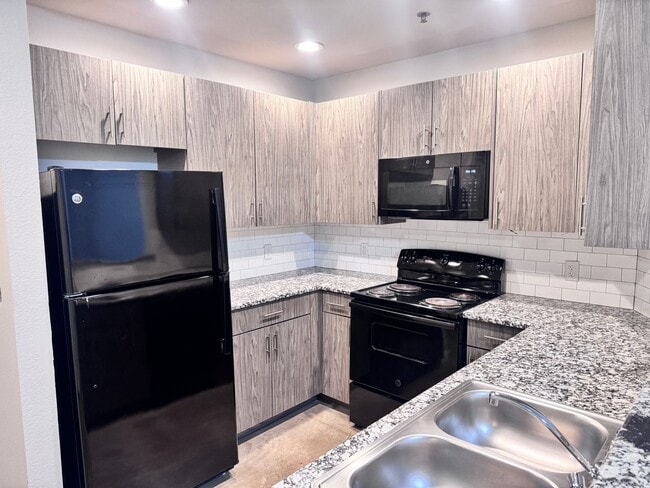 Building Photo - The Madison - Downtown Waco