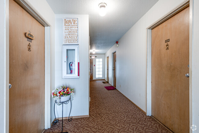 Hallway - George & Stevens Apartments