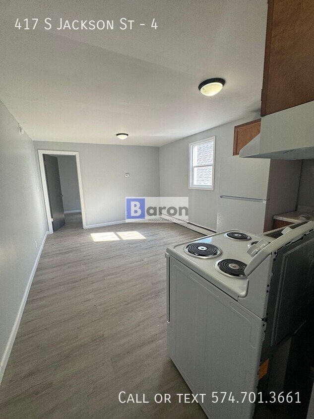 Building Photo - 417 S Jackson St