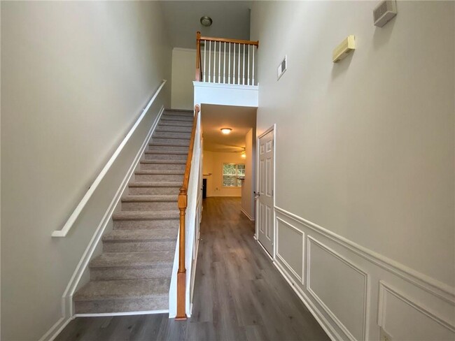 Foto del edificio - 397 Creek Manor Way
