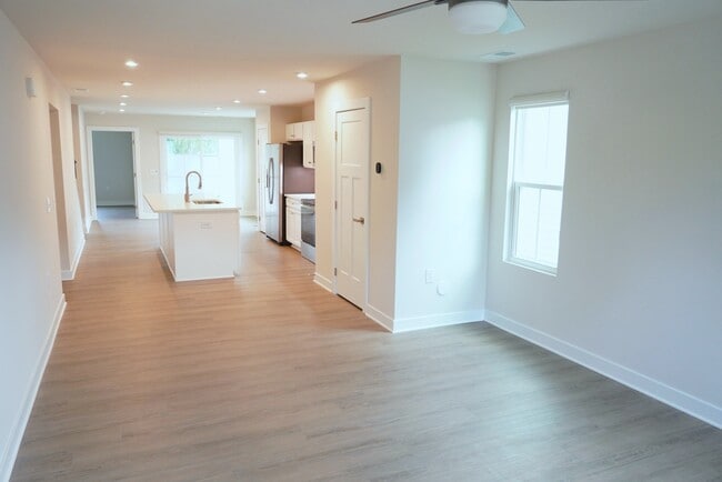 Building Photo - 158 Jameson Pk Dr