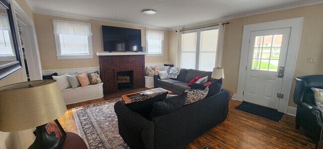 Foto del edificio - 835 Wayne Ave