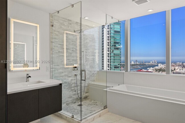 Foto del edificio - 851 NE 1st Ave