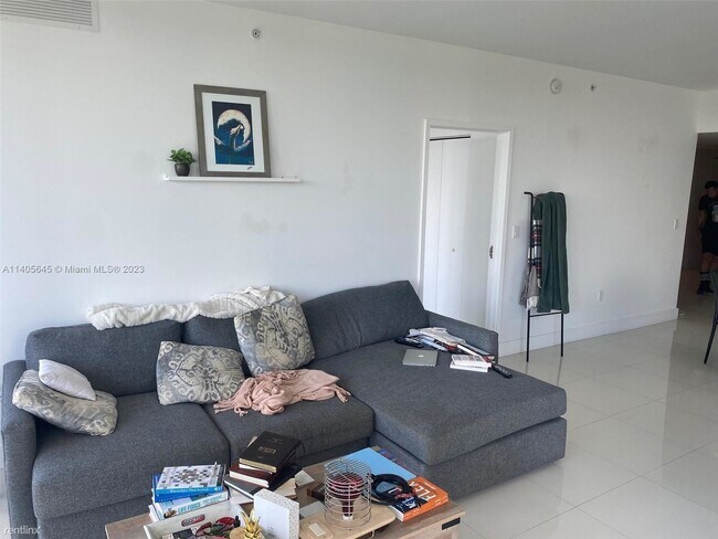 Building Photo - 2 br, 2 bath Condo - 9940 W Bay Harbor Dr ...