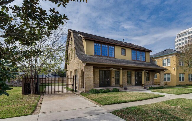 Building Photo - 2410 Huldy St