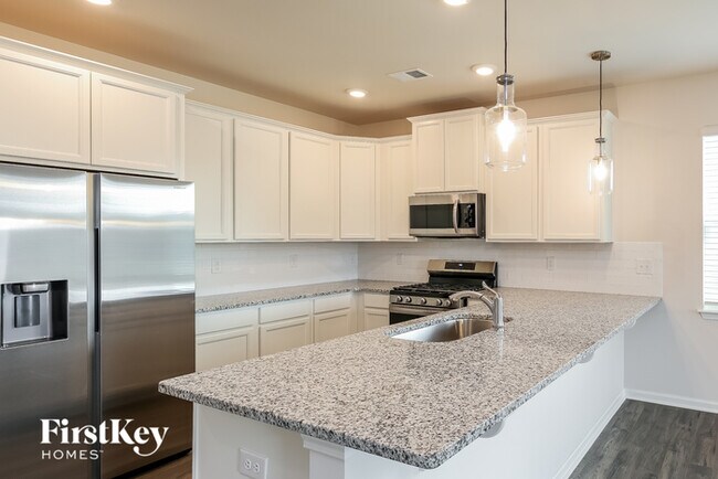 Foto del edificio - 705 Birchcrest Wy