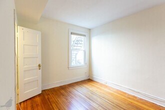 Building Photo - 1333 22nd St NW