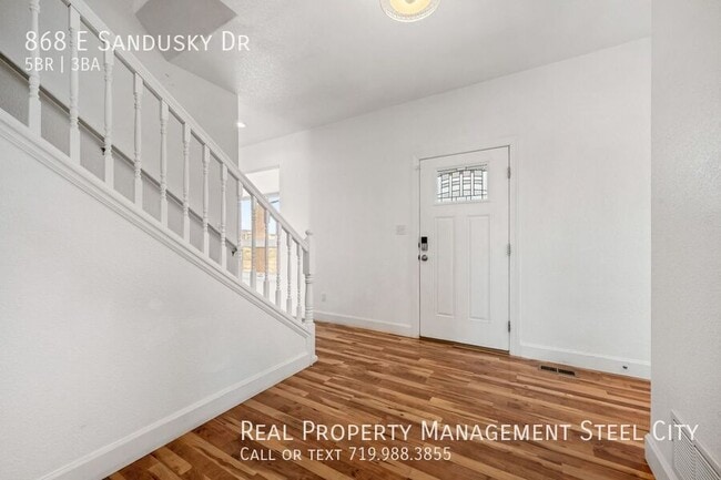 Foto del edificio - 868 E Sandusky Dr