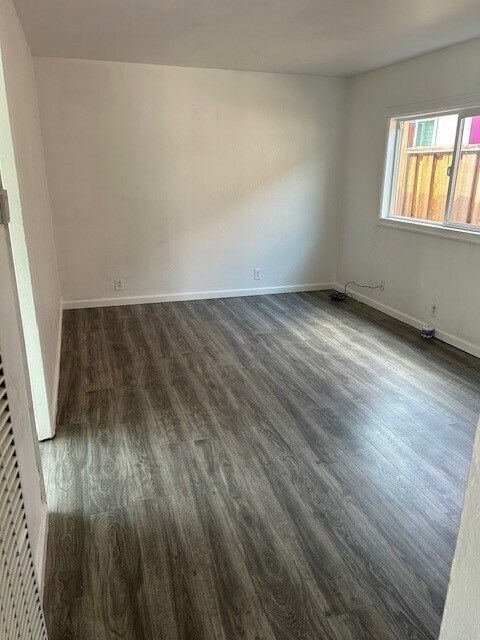 Sala de estar - 2639 38th Ave