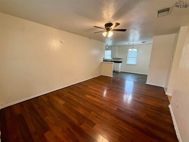 Building Photo - 5403 Dewey St