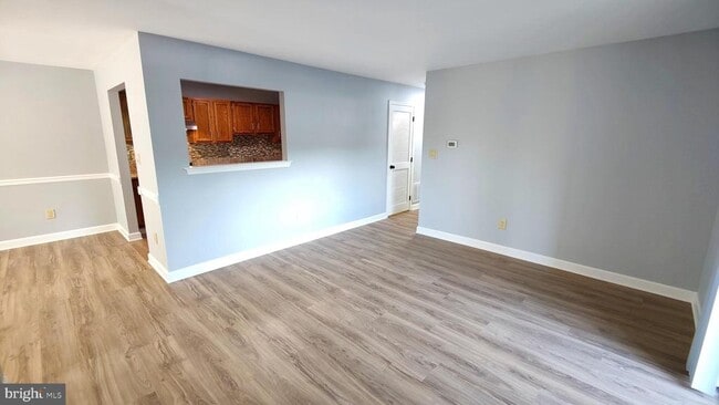 Building Photo - 151 Steeplechase Ct