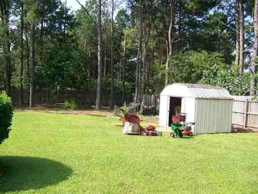 Building Photo - 102 Crestview Dr