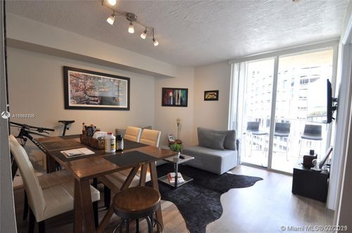 Foto del edificio - 102 SW 6th Ave