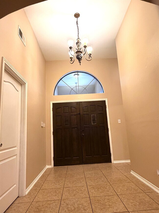 Building Photo - 3218 Imperial Dr