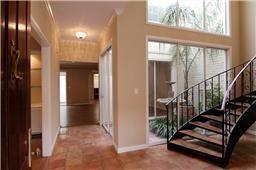Building Photo - 575 Trianon St