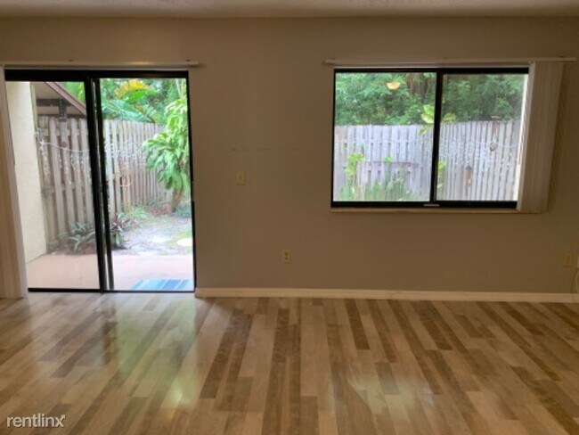 Foto del edificio - 3 br, 2.5 bath Townhome - 8761 ILEX  CT