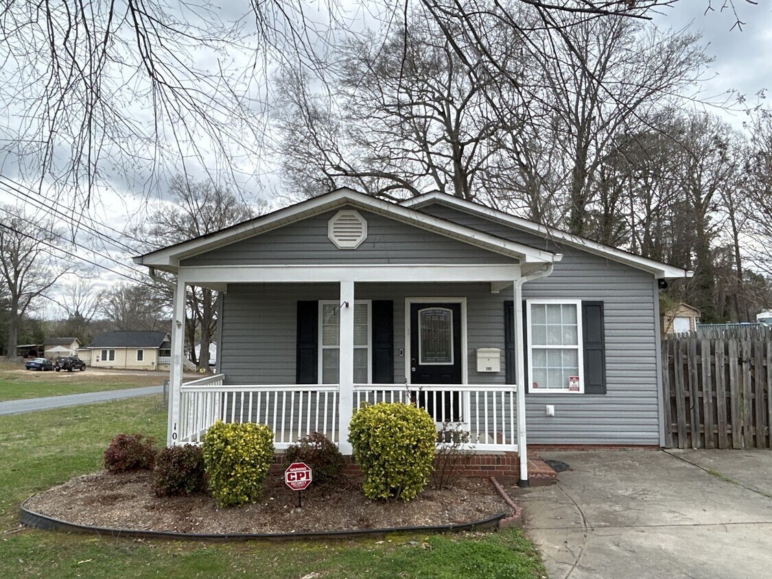 Primary Photo - T.R. Lawing Realty Property