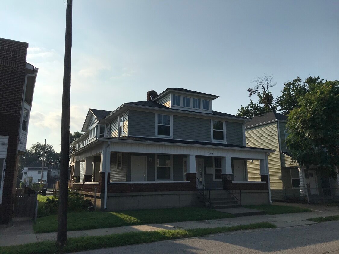 Primary Photo - 2719 S 4th St