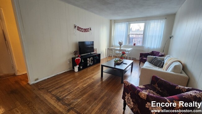 Foto del edificio - 1999 Commonwealth Ave