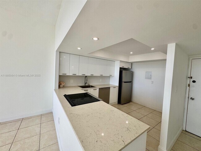Foto del edificio - 1351 NE Miami Gardens Dr
