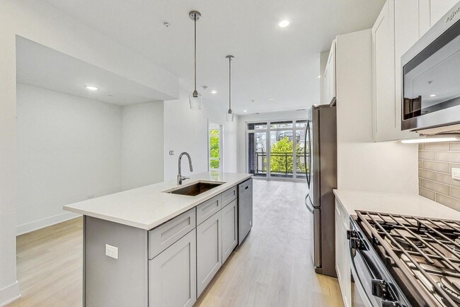 Foto del edificio - 3355 N Southport Ave