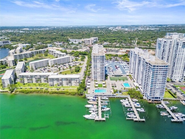 Foto del edificio - 18011 Biscayne Blvd