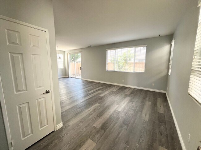 Foto del edificio - Beautiful 3 bedroom 2.5 bathroom home is M...